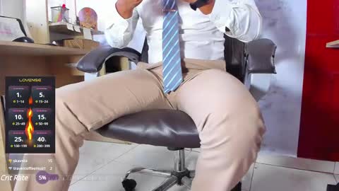 Snapshot of hiddenoffice chatting on 02-25-25, 10:07 George online show from 02-25-25, 10:07