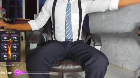 Snapshot of hiddenoffice chatting on 03-03-25, 03:41 George online show from 03-03-25, 03:41