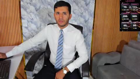 Snapshot of hiddenoffice chatting on 09-17-25, 11:34 George online show from 09-17-25, 11:34