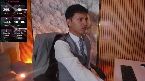 Snapshot of hiddenoffice chatting on 10-11-25, 03:06 George online show from 10-11-25, 03:06