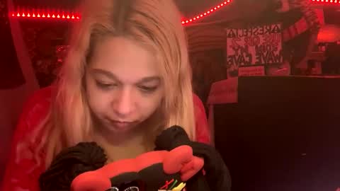 HiGHNESS CANNA online show from 12-19-24, 09:29