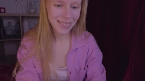 Snapshot of hihi_im_chloe chatting on 02-03-25, 11:47 Chloe online show from 02-03-25, 11:47