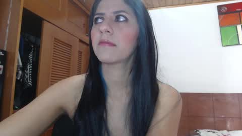 hilaril18 online show from 01-30-25, 02:47