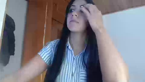 hilaril18 online show from 09-24-25, 08:45