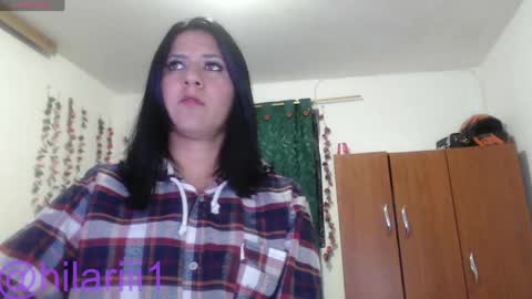 hilaril18 online show from 04-15-26, 07:58