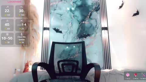 Hilary Avilan online show from 10-28-25, 07:16