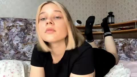 Snapshot of hildeconery chatting on 05-10-26, 03:06 Julia online show from 05-10-26, 03:06