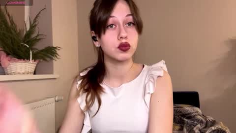 Snapshot of hildredmabray chatting on 02-01-26, 05:22 Hi Im Elizabeth online show from 02-01-26, 05:22