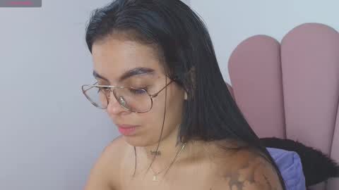 sarah online show from 11-17-25, 04:07