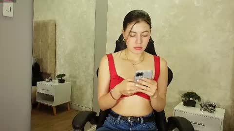 Hillar Myer online show from 06-29-26, 05:35