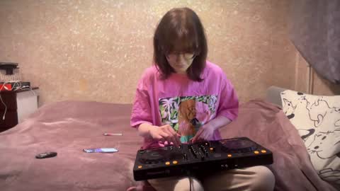 Snapshot of hillaryvind chatting on 04-08-26, 03:01 Lana online show from 04-08-26, 03:01