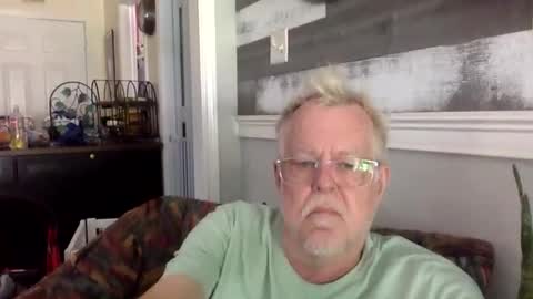Snapshot of hillcountrydads chatting on 05-10-26, 04:01 TwoDaddies online show from 05-10-26, 04:01