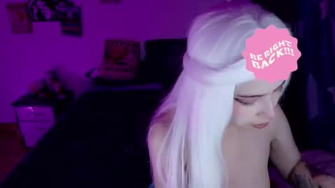 Snapshot of himiko_08 chatting on 02-18-25, 01:10 Inori Independent model online show from 02-18-25, 01:10