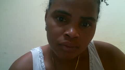Snapshot of hinah89 chatting on 06-08-26, 08:42 hinah89 online show from 06-08-26, 08:42