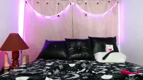 Snapshot of hinasha chatting on 02-11-25, 10:07 Angel online show from 02-11-25, 10:07