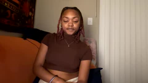 Snapshot of hippieangelbabi chatting on 01-18-25, 12:02 angelbabi online show from 01-18-25, 12:02