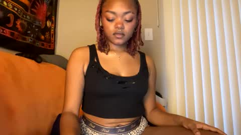 Snapshot of hippieangelbabi chatting on 01-22-25, 11:32 angelbabi online show from 01-22-25, 11:32