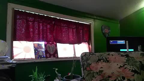 hippiedad333 online show from 04-18-26, 09:37