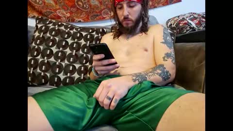 Snapshot of hippiejagain chatting on 12-22-25, 04:37 hippiejagain online show from 12-22-25, 04:37