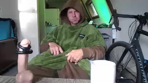 Snapshot of hippiezen chatting on 02-18-26, 08:49 Hippie Jijm online show from 02-18-26, 08:49