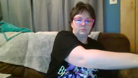 Bella online show from 02-14-25, 06:02