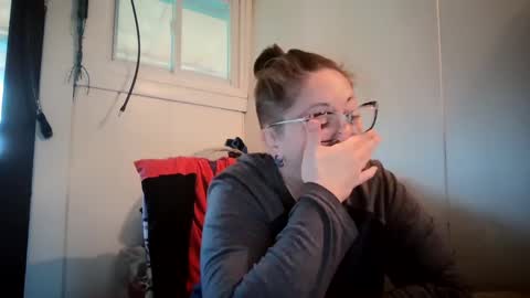 Bella online show from 10-12-25, 12:26