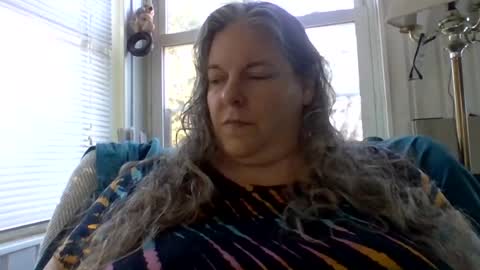 Snapshot of hippysnewhere chatting on 06-21-26, 10:34 hippysnewhere online show from 06-21-26, 10:34