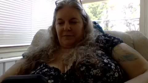 Snapshot of hippysnewhere chatting on 06-26-26, 03:05 hippysnewhere online show from 06-26-26, 03:05