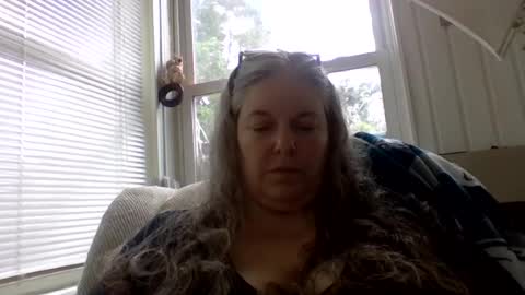 Snapshot of hippysnewhere chatting on 06-29-26, 11:54 hippysnewhere online show from 06-29-26, 11:54