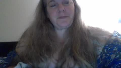 Snapshot of hippysnewhere chatting on 07-11-26, 04:15 hippysnewhere online show from 07-11-26, 04:15