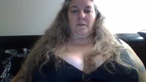 Snapshot of hippysnewhere chatting on 07-16-26, 09:04 hippysnewhere online show from 07-16-26, 09:04