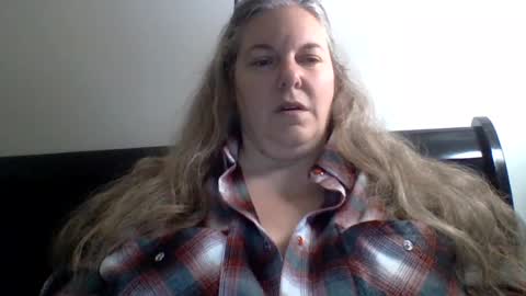Snapshot of hippysnewhere chatting on 07-17-26, 08:43 hippysnewhere online show from 07-17-26, 08:43