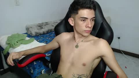 Snapshot of hiso_kai chatting on 04-25-26, 05:32 Hisokax online show from 04-25-26, 05:32