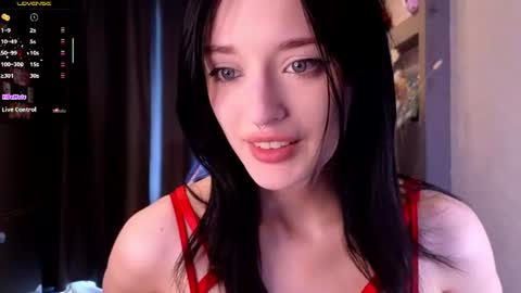 Snapshot of hisoka__akerley chatting on 07-12-26, 07:43 Ella online show from 07-12-26, 07:43
