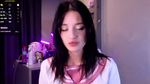 Snapshot of hisoka__akerley chatting on 07-20-26, 03:43 Ella online show from 07-20-26, 03:43