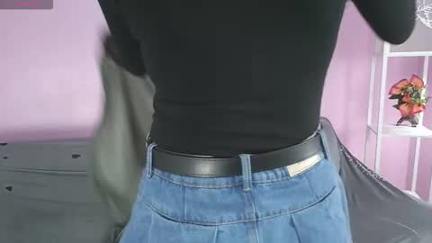 Snapshot of hiyakasudere_ chatting on 11-25-25, 07:03 hiyakasudere_ online show from 11-25-25, 07:03