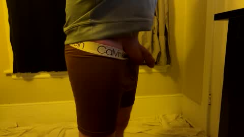 Snapshot of hockeyboy996 chatting on 02-21-25, 02:06 hockeyboy996 online show from 02-21-25, 02:06