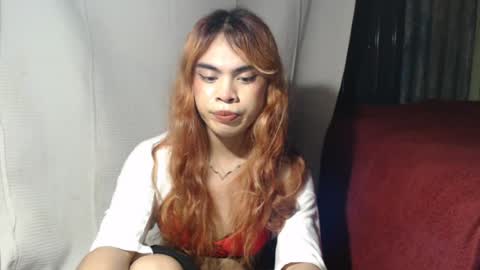 Snapshot of hoelyaurora chatting on 05-02-26, 06:02 Aurora3 online show from 05-02-26, 06:02