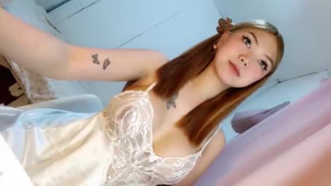 Snapshot of hoelychess chatting on 11-24-25, 10:26 welcome here guys online show from 11-24-25, 10:26