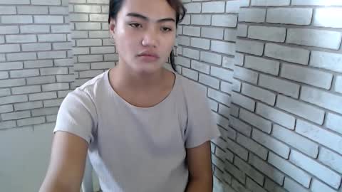 Snapshot of hoelyixia chatting on 12-21-25, 03:57 Ixia3 online show from 12-21-25, 03:57