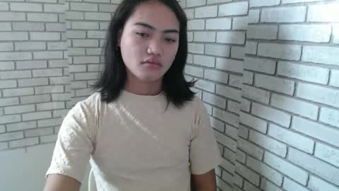 Snapshot of hoelyixia chatting on 12-22-25, 05:26 Ixia3 online show from 12-22-25, 05:26