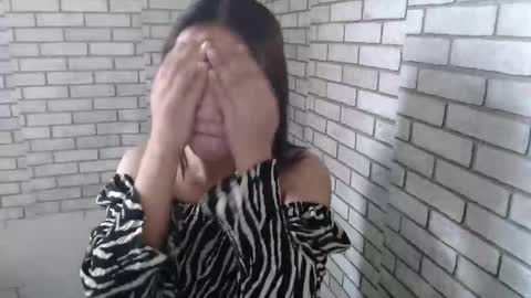 Snapshot of hoelyixia chatting on 01-12-26, 07:24 Ixia3 online show from 01-12-26, 07:24