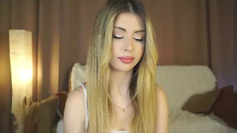 Snapshot of holayoula chatting on 07-01-26, 08:05 Moni Monica online show from 07-01-26, 08:05