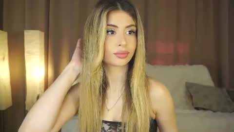 Snapshot of holayoula chatting on 07-09-26, 08:07 Moni Monica online show from 07-09-26, 08:07