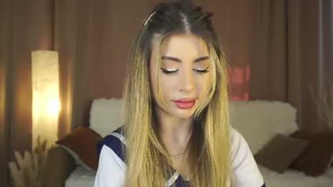 Snapshot of holayoula chatting on 07-16-26, 08:09 Moni Monica online show from 07-16-26, 08:09