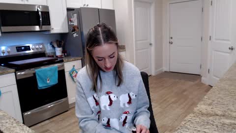 Holi Hurricane online show from 12-13-24, 04:54