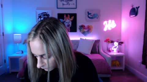 Holi Hurricane online show from 01-27-25, 04:09