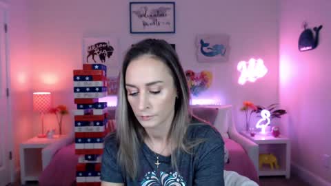 Holi Hurricane online show from 11-17-25, 05:35