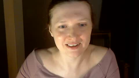 Snapshot of holistic_woman chatting on 06-26-26, 09:08 holistic_woman online show from 06-26-26, 09:08