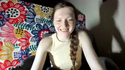 Snapshot of holistic_woman chatting on 07-11-26, 08:11 holistic_woman online show from 07-11-26, 08:11